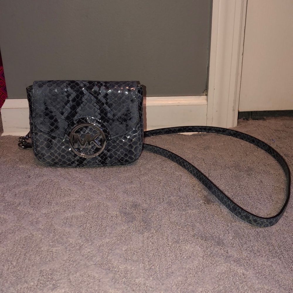 Michael kors crossbody